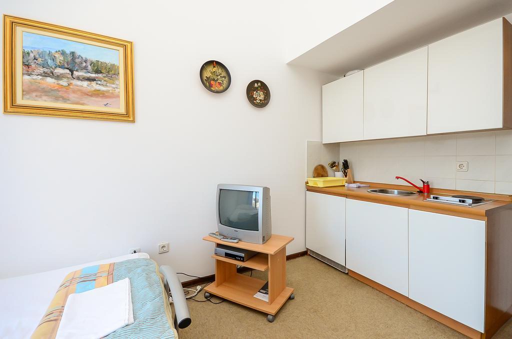 Apartments Dragica Štinjan Eksteriør bilde